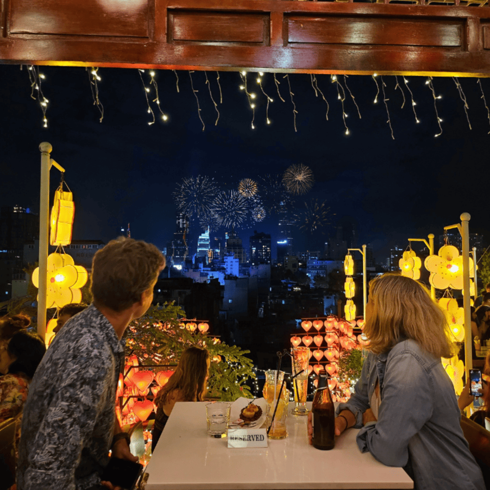 Gaze at the sparkling city lights, sip on exquisite cocktails and unwind in a peaceful rooftop retreat after a long day (Source: Fanpage The View Rooftop Bar & Eatery)